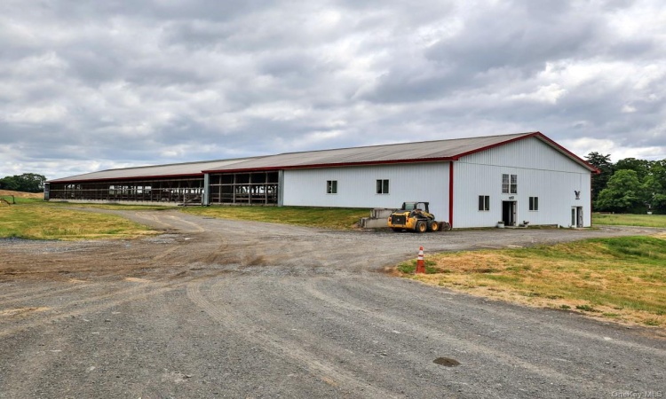 Modern Open 14 Foot Ceilings on this barn