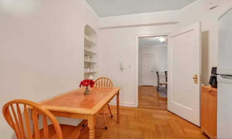 601 Pelham Parkway, New York, NY, 1 Bedroom Bedrooms, 3 Rooms Rooms,1 BathroomBathrooms,Residential,For Sale,Pelham,H6265588