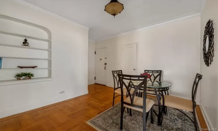 601 Pelham Parkway, New York, NY, 1 Bedroom Bedrooms, 3 Rooms Rooms,1 BathroomBathrooms,Residential,For Sale,Pelham,H6265588