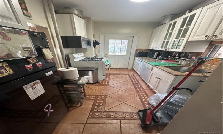 4158 Edson Avenue, Bronx, NY, 2 Bedrooms Bedrooms, 6 Rooms Rooms,1 BathroomBathrooms,Residential,For Sale,Edson,H6268364