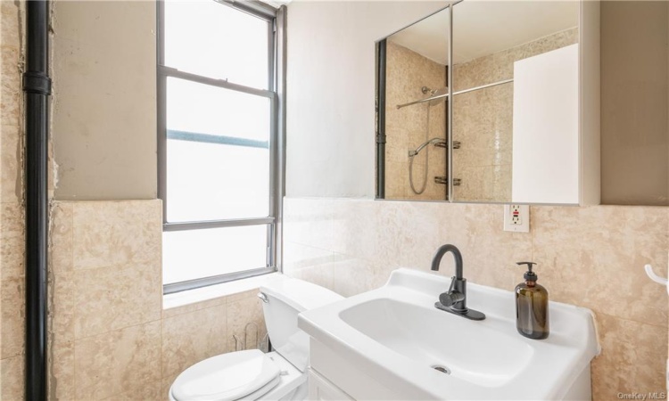 104 83rd Street, New York, NY, 1 Bedroom Bedrooms, 2 Rooms Rooms,1 BathroomBathrooms,Residential Lease,For Rent,83rd,H6265063