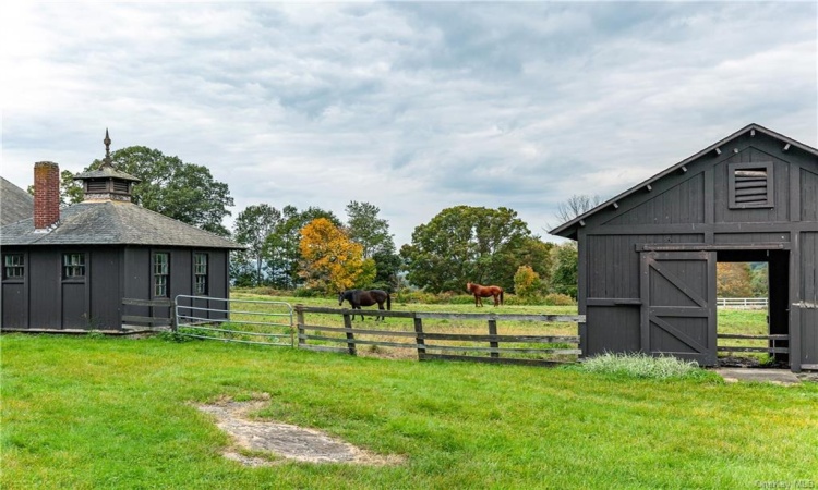 618 Quaker Hill Road, Pawling, NY, 17 Bedrooms Bedrooms, 43 Rooms Rooms,9 BathroomsBathrooms,Residential,For Sale,Quaker Hill,H6273515