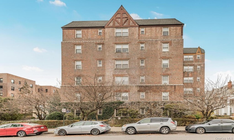 151 Centre Avenue, New Rochelle, NY, 1 Bedroom Bedrooms, 3 Rooms Rooms,1 BathroomBathrooms,Residential,For Sale,Centre,H6281732