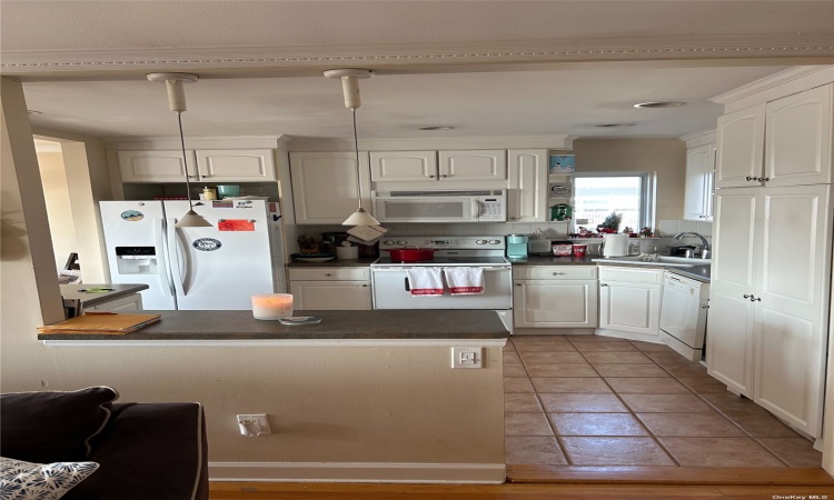 750 Lido Boulevard, Lido Beach, NY, 2 Bedrooms Bedrooms, 5 Rooms Rooms,2 BathroomsBathrooms,Residential,For Sale,Lido,3523582