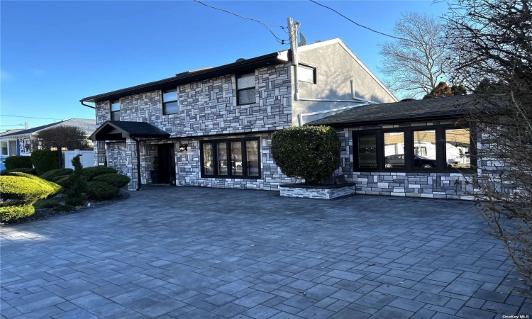 274 Utica Avenue, Massapequa, NY, 4 Bedrooms Bedrooms, 12 Rooms Rooms,3 BathroomsBathrooms,Residential,For Sale,Utica,3522988