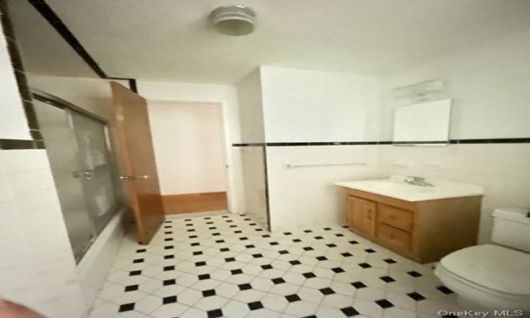 515 151 St Street, New York, NY, 1 Bedroom Bedrooms, 2 Rooms Rooms,1 BathroomBathrooms,Residential,For Sale,151 St,H6289524