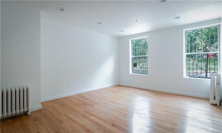 1501 Teller Avenue, Bronx, NY, 8 Bedrooms Bedrooms, ,4 BathroomsBathrooms,Residential Income,For Sale,Teller,H6288513