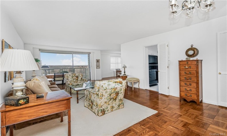 3333 Henry Hudson Parkway, New York, NY, 2 Bedrooms Bedrooms, 5 Rooms Rooms,2 BathroomsBathrooms,Residential,For Sale,Henry Hudson,H6290704