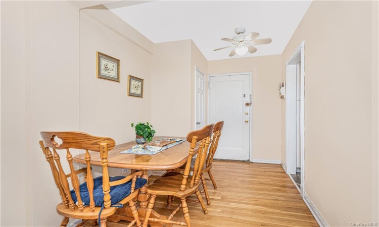 dining foyer