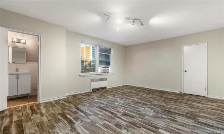 2711 Henry Hudson Parkway, New York, NY, 2 Bedrooms Bedrooms, 4 Rooms Rooms,2 BathroomsBathrooms,Residential,For Sale,Henry Hudson,H6292591