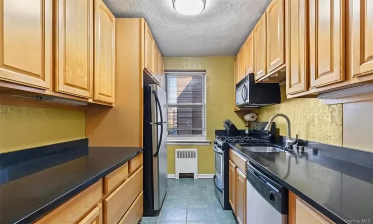 2711 Henry Hudson Parkway, New York, NY, 2 Bedrooms Bedrooms, 4 Rooms Rooms,2 BathroomsBathrooms,Residential,For Sale,Henry Hudson,H6292591