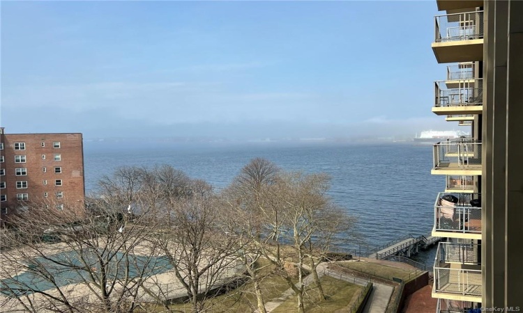 166-25 Powells Cove Boulevard, Beechhurst, NY, 2 Bedrooms Bedrooms, 5 Rooms Rooms,2 BathroomsBathrooms,Residential,For Sale,Powells Cove,H6292110