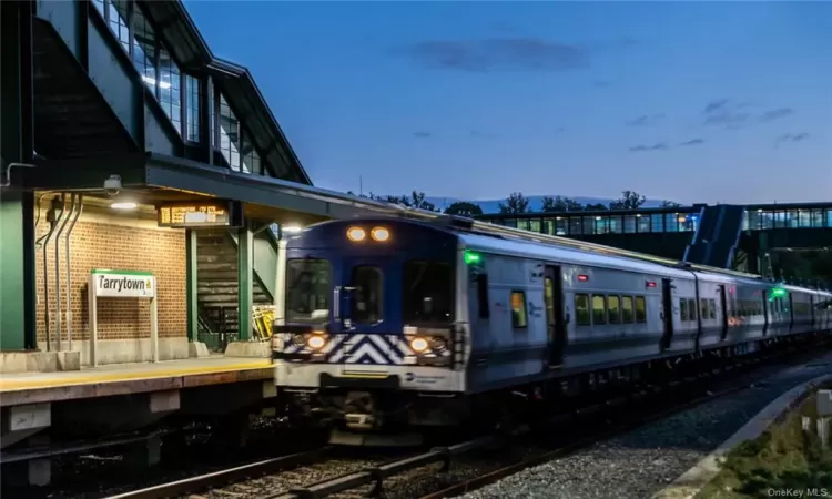 Tarrytown train station