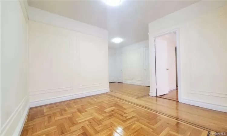 2075 Wallace Avenue, Bronx, NY, 2 Bedrooms Bedrooms, 6 Rooms Rooms,1 BathroomBathrooms,Residential,For Sale,Wallace,H6293890