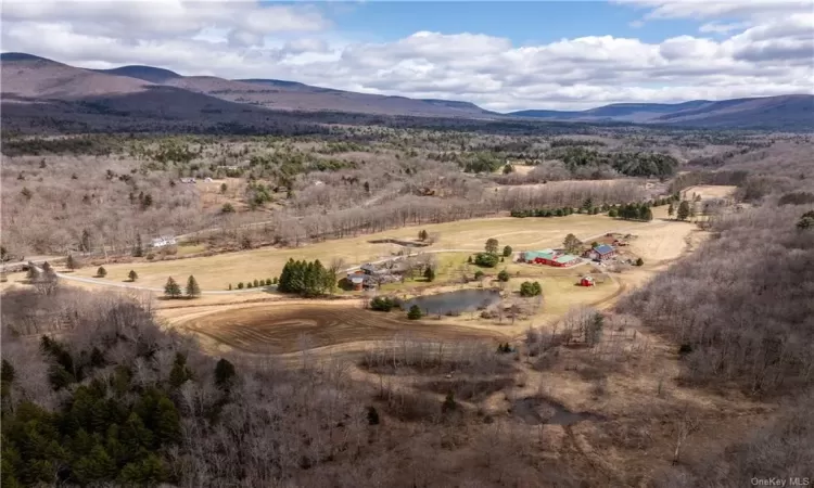 126 Shadow Mountain Road, Jewett, NY, 4 Bedrooms Bedrooms, 15 Rooms Rooms,2 BathroomsBathrooms,Residential,For Sale,Shadow Mountain,H6294014