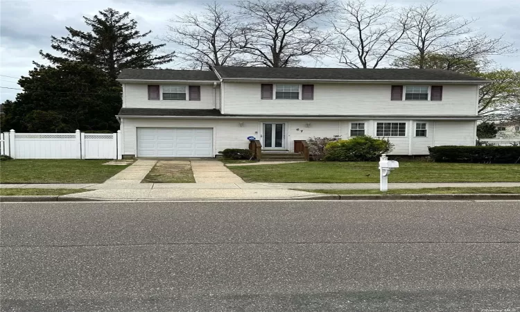 67 Colonial, Massapequa, NY, 4 Bedrooms Bedrooms, 7 Rooms Rooms,2 BathroomsBathrooms,Residential,For Sale,Colonial,3545760