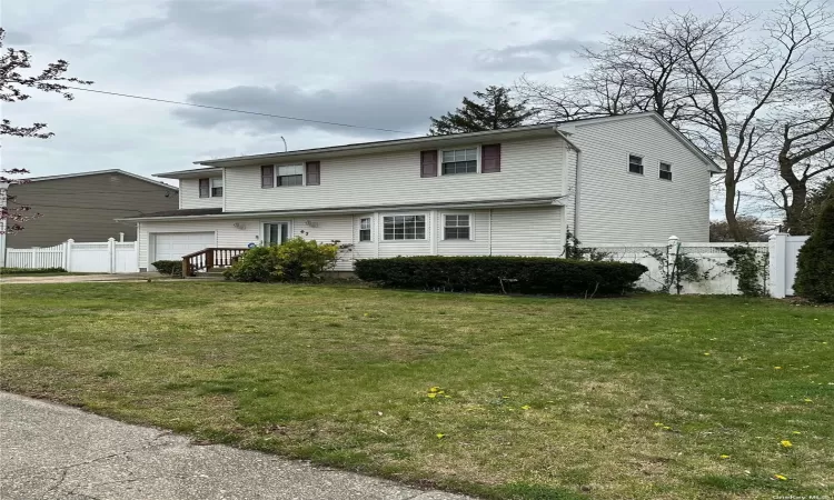 67 Colonial, Massapequa, NY, 4 Bedrooms Bedrooms, 7 Rooms Rooms,2 BathroomsBathrooms,Residential,For Sale,Colonial,3545760