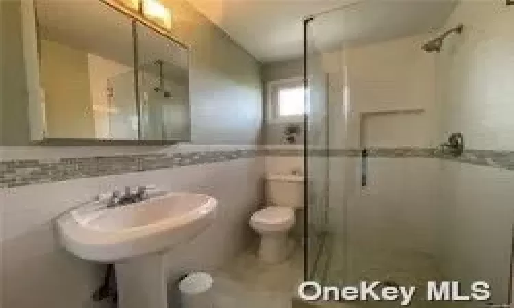 Master en suite full bath