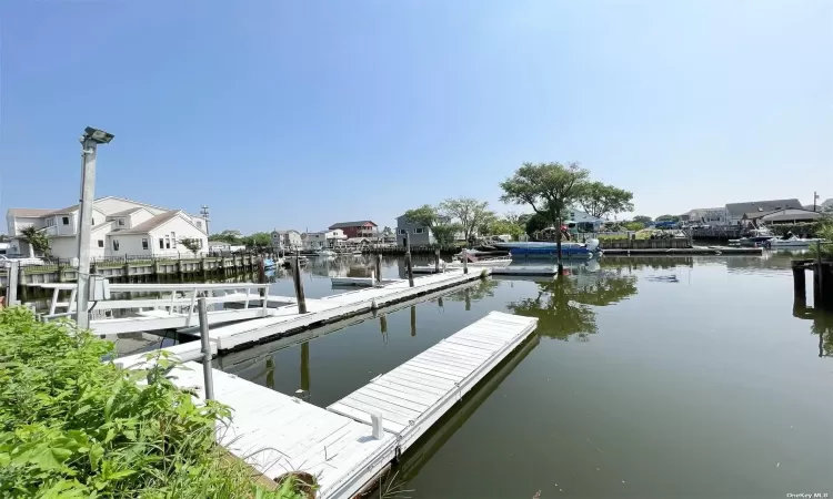 1 Louis Place, Oceanside, NY, 4 Bedrooms Bedrooms, 13 Rooms Rooms,2 BathroomsBathrooms,Residential,For Sale,Louis,3549941