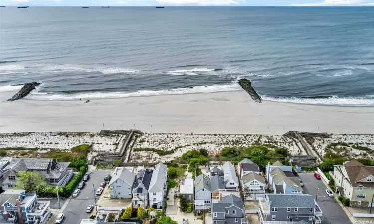 839 Oceanfront, Long Beach, NY, 2 Bedrooms Bedrooms, 6 Rooms Rooms,2 BathroomsBathrooms,Residential,For Sale,Oceanfront,3552591