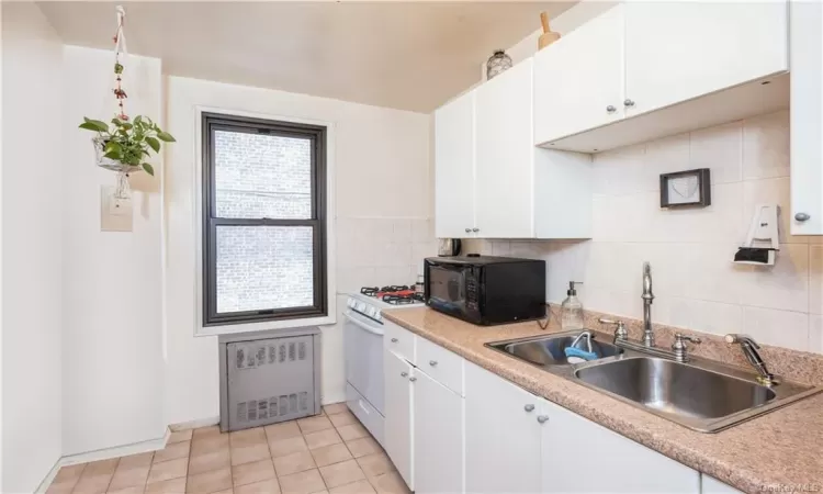 2835 Webb Avenue, Bronx, NY, 1 Bedroom Bedrooms, 4 Rooms Rooms,1 BathroomBathrooms,Residential Lease,For Rent,Webb,H6263263