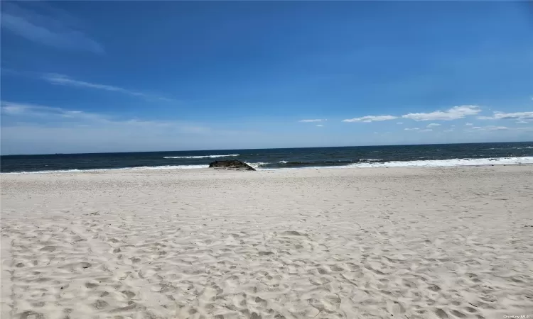 1233 Beech Street, Atlantic Beach, NY, 7 Bedrooms Bedrooms, 15 Rooms Rooms,4 BathroomsBathrooms,Residential,For Sale,Beech,3555611