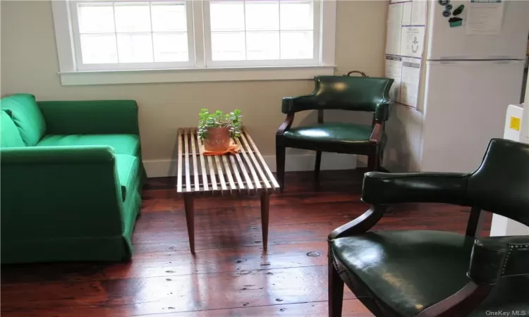 Sitting Area near Kitchenette