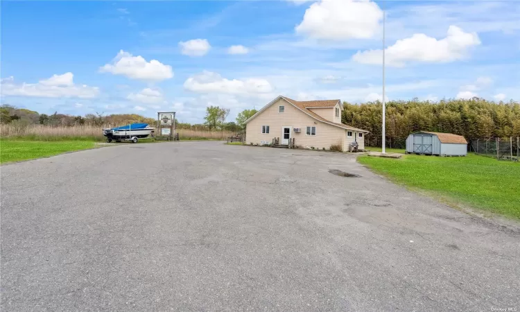 300 Pine Neck Avenue, East Patchogue, NY, ,Business Opportunity,For Sale,Pine Neck,3557256