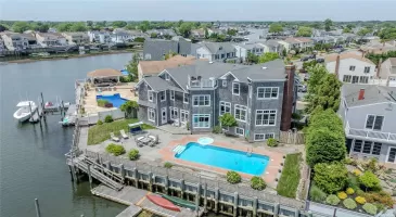 3076 Riverside Drive, Wantagh, NY, 7 Bedrooms Bedrooms, 15 Rooms Rooms,4 BathroomsBathrooms,Residential,For Sale,Riverside,3558299