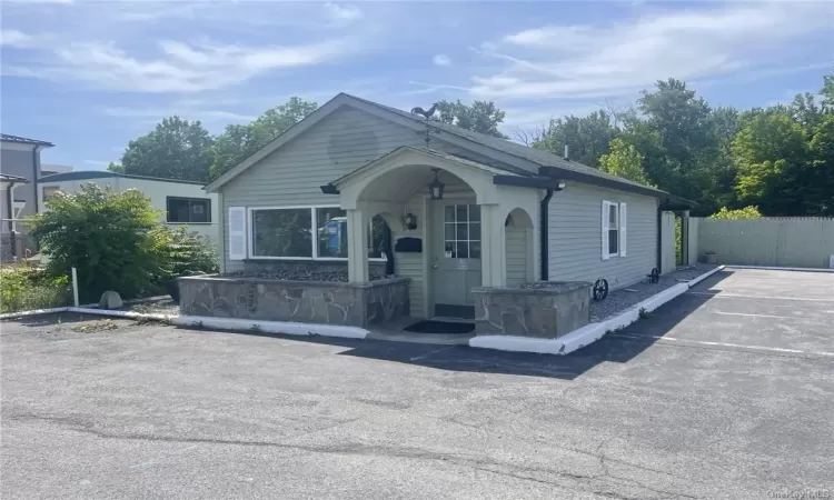 1542 Route 52 - Unit #2, Fishkill, NY, ,Commercial Lease,For Rent,Route 52 - Unit #2,H6312653