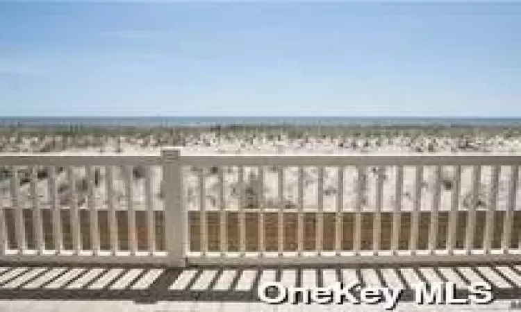 1051 Oceanfront, Long Beach, NY, 3 Bedrooms Bedrooms, 6 Rooms Rooms,2 BathroomsBathrooms,Residential Lease,For Rent,Oceanfront,3564799