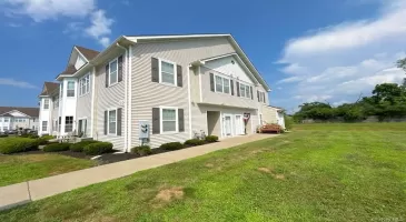 408 Commons Lane, Saugerties, NY, 2 Bedrooms Bedrooms, 6 Rooms Rooms,2 BathroomsBathrooms,Residential Lease,For Rent,Commons,H6318768