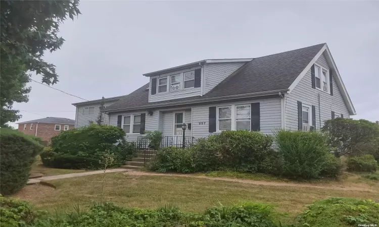 957 Broadway, Massapequa, NY, 4 Bedrooms Bedrooms, 6 Rooms Rooms,4 BathroomsBathrooms,Residential,For Sale,Broadway,3569449