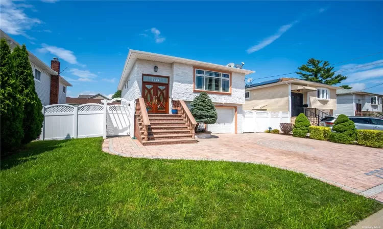 2789 Genessee Street, Bellmore, NY, 4 Bedrooms Bedrooms, 12 Rooms Rooms,3 BathroomsBathrooms,Residential,For Sale,Genessee,3569906