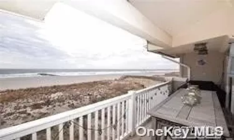 1051 Oceanfront, Long Beach, NY, 3 Bedrooms Bedrooms, 7 Rooms Rooms,2 BathroomsBathrooms,Residential Lease,For Rent,Oceanfront,3570334