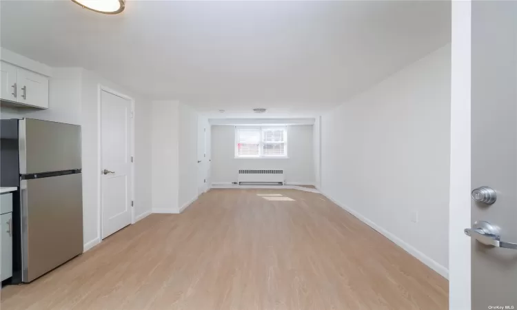 319-325 Broadway, Long Beach, NY, 3 Rooms Rooms,1 BathroomBathrooms,Residential Lease,For Rent,Broadway,3570515