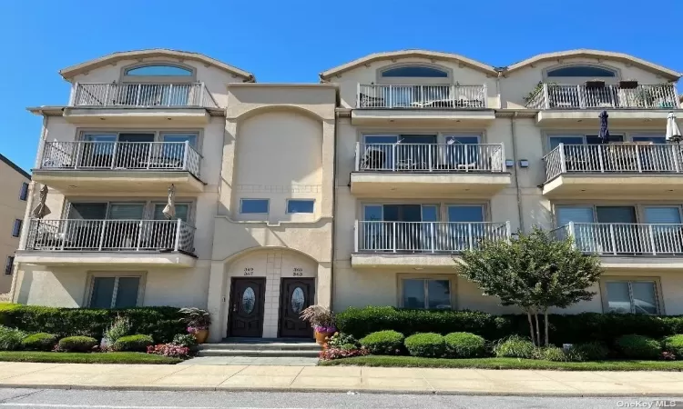 gorgeous townhouse across from the Boardwalk