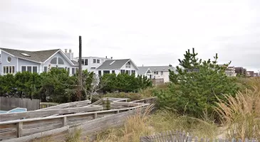 843 Oceanfront, Long Beach, NY, 2 Bedrooms Bedrooms, 5 Rooms Rooms,1 BathroomBathrooms,Residential Lease,For Rent,Oceanfront,3573234