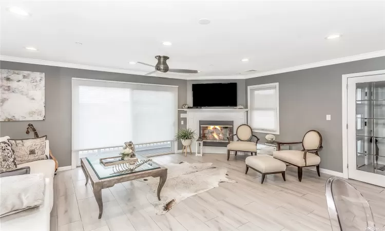 Living area with Large Decks