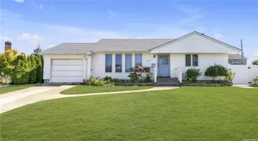 2901 Noel Court, Wantagh, NY, 3 Bedrooms Bedrooms, 9 Rooms Rooms,1 BathroomBathrooms,Residential,For Sale,Noel,3576058