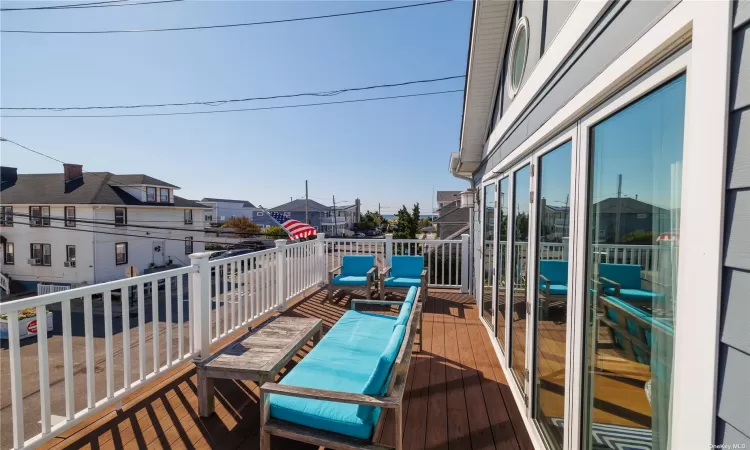 23 Delaware Avenue, Long Beach, NY, 4 Bedrooms Bedrooms, 9 Rooms Rooms,2 BathroomsBathrooms,Residential Lease,For Rent,Delaware,3577624