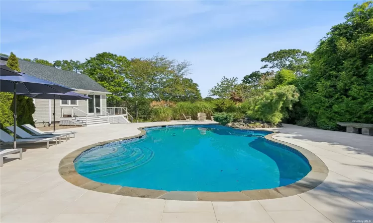 59 Jones Road, East Quogue, NY, 5 Bedrooms Bedrooms, 8 Rooms Rooms,4 BathroomsBathrooms,Residential,For Sale,Jones,3579566