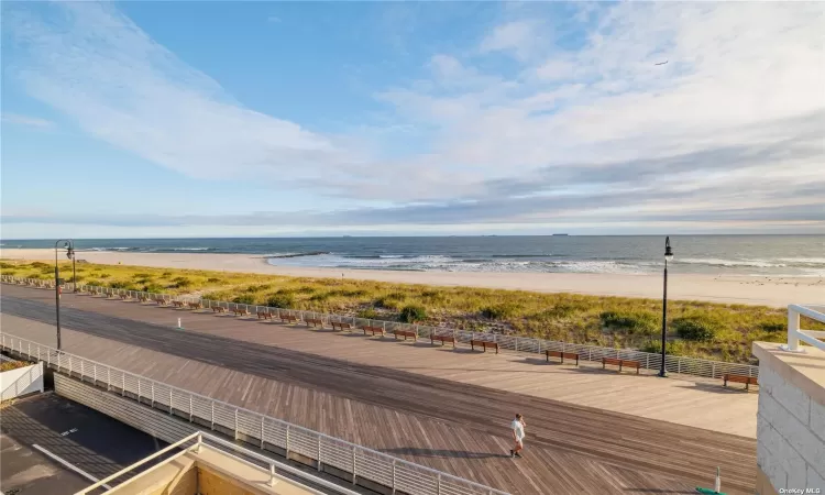 Direct Beach, and Boardwalk Views!