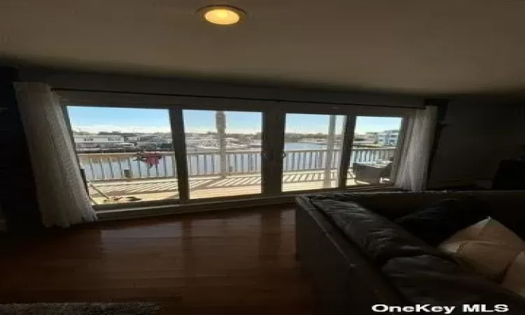 70 Front Street, East Rockaway, NY, 4 Bedrooms Bedrooms, 6 Rooms Rooms,1 BathroomBathrooms,Residential Lease,For Rent,Front,3584629