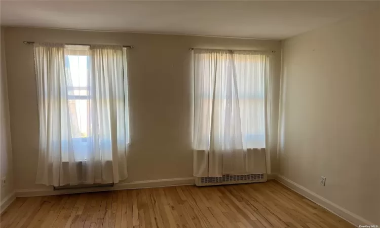 320 Atlantic Avenue, East Rockaway, NY, 2 Bedrooms Bedrooms, 6 Rooms Rooms,1 BathroomBathrooms,Residential Lease,For Rent,Atlantic,3586061