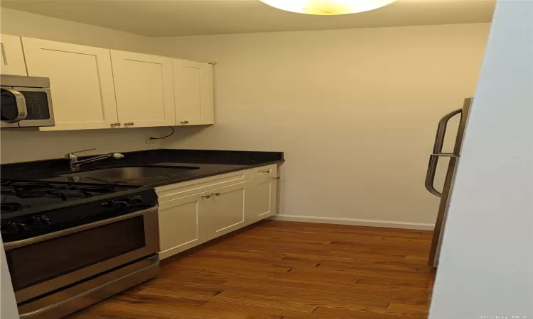 1 Broadway, Long Beach, NY, 1 Bedroom Bedrooms, 3 Rooms Rooms,1 BathroomBathrooms,Residential Lease,For Rent,Broadway,3586665