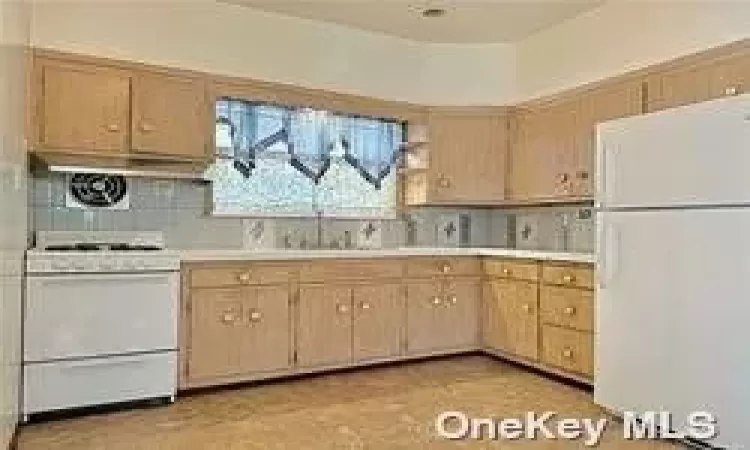 75 Indiana Avenue, Long Beach, NY, 2 Bedrooms Bedrooms, 5 Rooms Rooms,1 BathroomBathrooms,Residential Lease,For Rent,Indiana,3587548