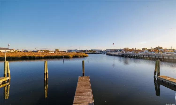 432 Marina Pointe Drive, East Rockaway, NY, 2 Bedrooms Bedrooms, 5 Rooms Rooms,2 BathroomsBathrooms,Residential,For Sale,Marina Pointe,3586197