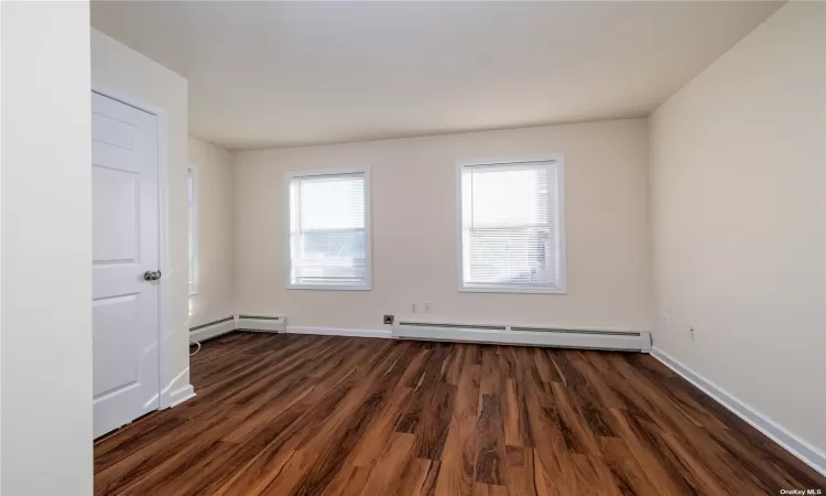 1 Martin Street, East Rockaway, NY, 2 Bedrooms Bedrooms, 4 Rooms Rooms,2 BathroomsBathrooms,Residential,For Sale,Martin,3584388