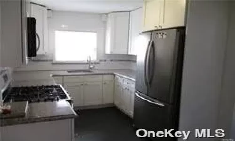 751 Scranton Avenue, East Rockaway, NY, 5 Bedrooms Bedrooms, 9 Rooms Rooms,2 BathroomsBathrooms,Residential Income,For Sale,Scranton,3588807